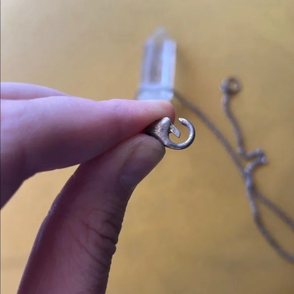 Crystal-like Pendant Necklace - Picture 5 of 10